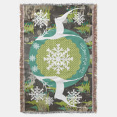 Deer in Evergreen Forest Holiday Throw Deken (Voorkant Verticaal)