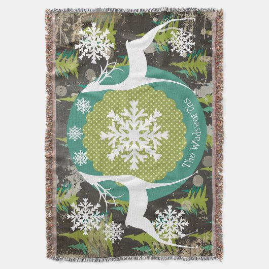 Deer in Evergreen Forest Holiday Throw Deken (Voorkant Verticaal)