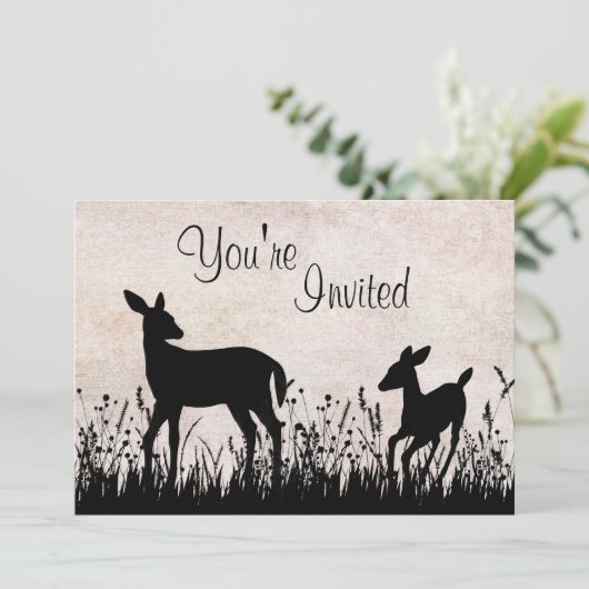 Deer in Meadow Baby shower Uitnodiging (Staand voorkant)