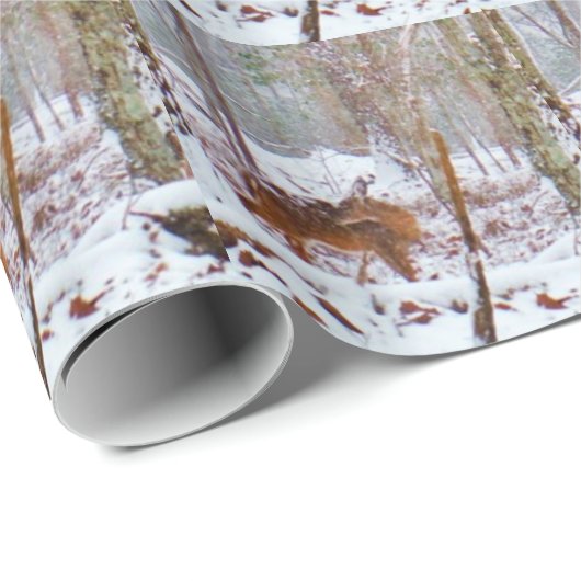 Deer in the snow, licking leg cadeaupapier (Rol Hoek)