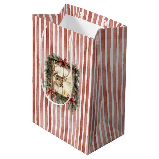 Deer in Window Red Stripes Bows Christmas Medium Cadeauzakje (Achterkant Gekanteld)