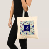 Deer, kerstbomen en sneeuwvlokken met monogram tote bag (Voorkant (product))
