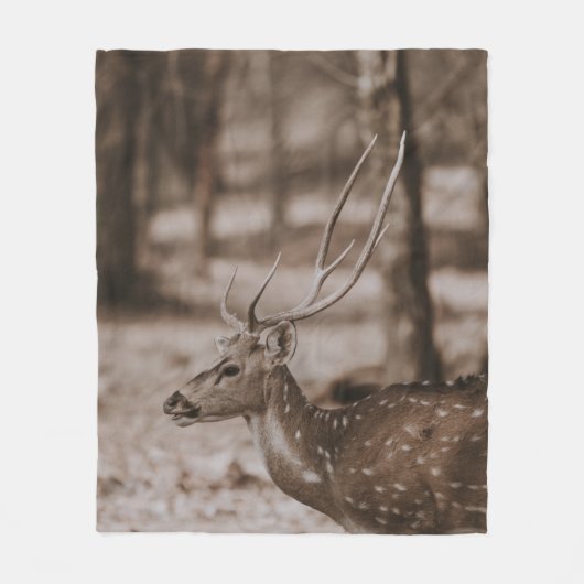 DEER MET ANTLERS FLEECE DEKEN (Voorkant)