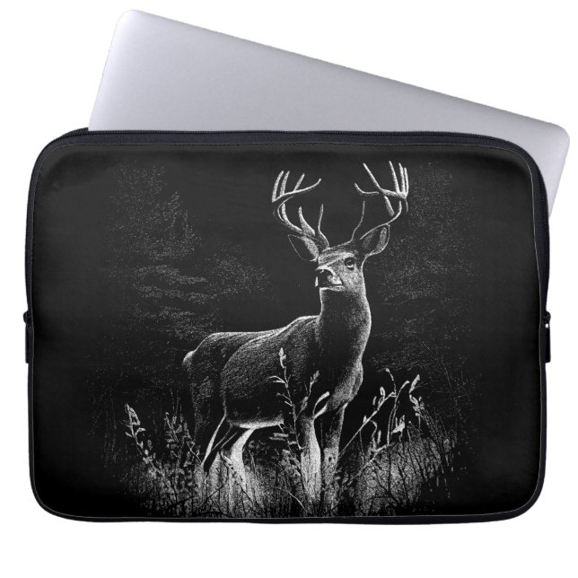Deer met geweien per veld en boom laptop sleeve (Voorkant)