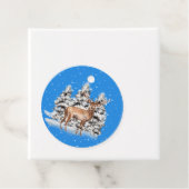 Deer met sneeuwbedekte bomen en sneeuwval bedankjes labels (In situ)