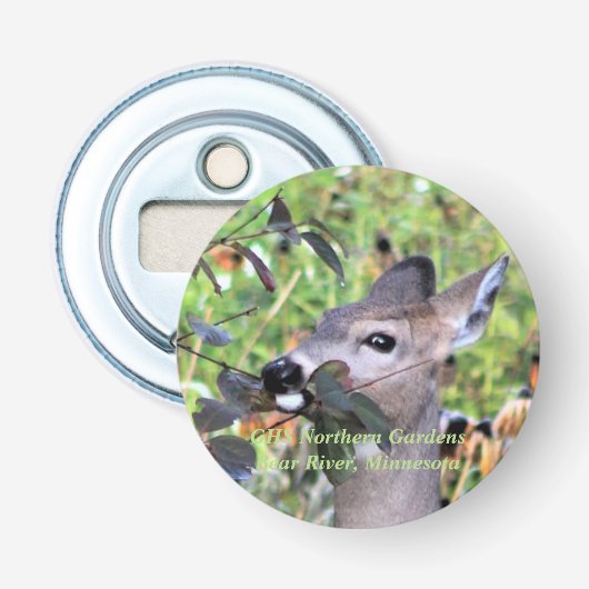 Deer Munching Aronia in tuinen Button Flesopener (Voorkant)