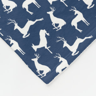 Deer Pattern in Navy Blue en White Fleece Deken