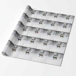 Deer staat in sneeuw cadeaupapier