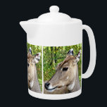 DEER THEEPOT<br><div class="desc">Een fotografisch ontwerp van de kop van een mooi hert.</div>