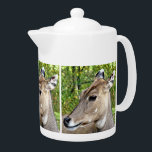 DEER THEEPOT<br><div class="desc">Een fotografisch ontwerp van de kop van een mooi hert.</div>