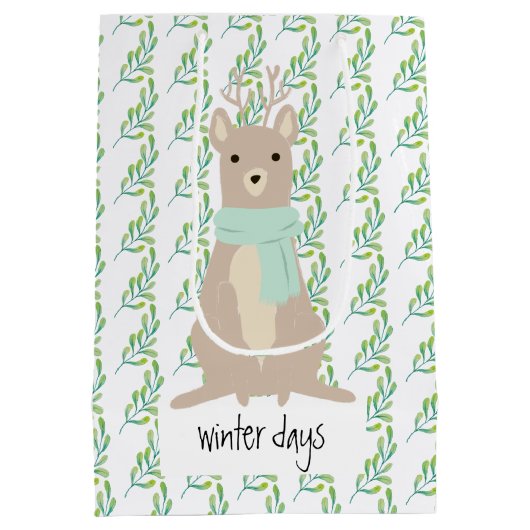 Deer Wearing A Green Scarf Medium Cadeauzakje (Achterkant)