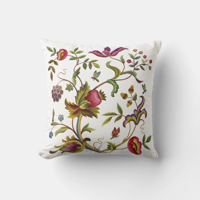 Deerwood Faux Jacobean Geborduurd Kussen (Voorkant)