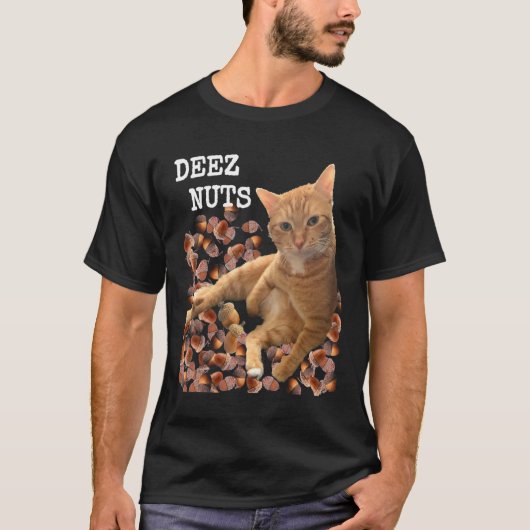 DEEZ NOTEN grap met Kat en Eikels T-shirt (Voorkant)
