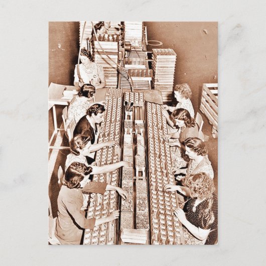 Defense Plant Assembly Line Briefkaart (Voorkant)