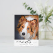 Definieer Naughty gepersonaliseerde grappige hond Feestdagenkaart (Staand voorkant)