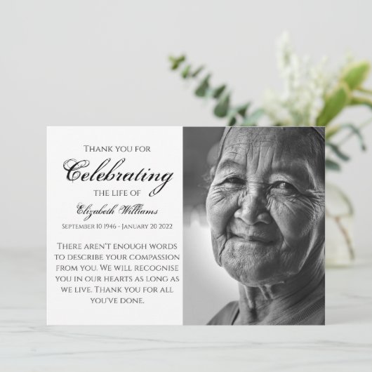 Deft Black Calligraphy Celebration of Life Funeral Bedankkaart (Staand voorkant)