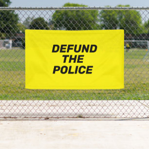 "Defund the Police" zwart geel Spandoek