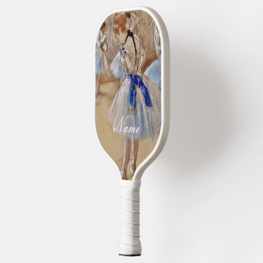 Degas danser met blauw lint pickleball paddle (Links)