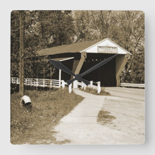 Dekbrug Vierkante Klok