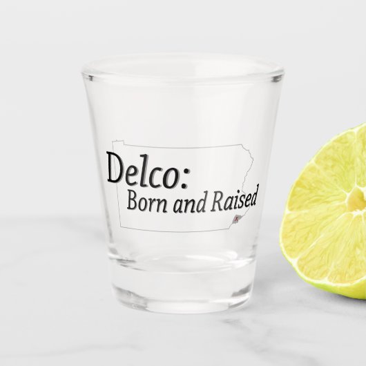 Delco Born en Raised Shot Glas (Voorkant)