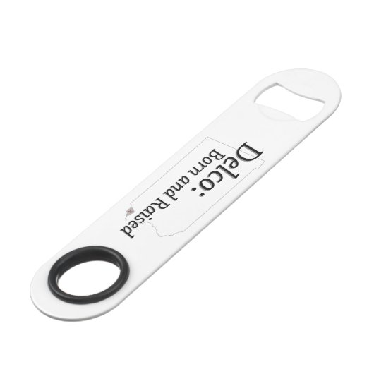 Delco Born en Raised Speed Flessenopener (Voorkant Gekanteld)