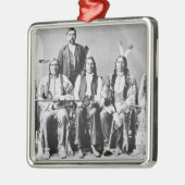 Delegatie van Sioux-chefs onder leiding van Red Cl Metalen Ornament (Links)