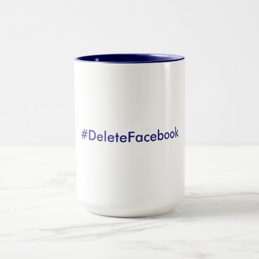 #DeleteFacebook 15 oz. Mok (marineblauw en wit) (Midden)