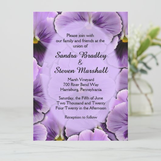 deletPurple Pansy Wedding Uitnodiging (Staand voorkant)
