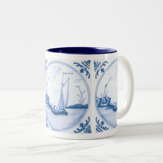 Delft Blue en White Sailboat Coffee Mok (Voorkant rechts)