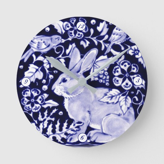 Delft Blue White Bunny Rabbit Birds Dedham Elegant Ronde Klok (Voorkant)