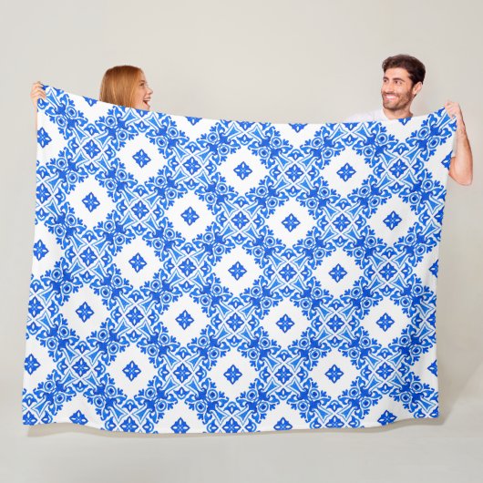 Delft like - Royal Blue and White Filigree Fleece Deken (In situ)