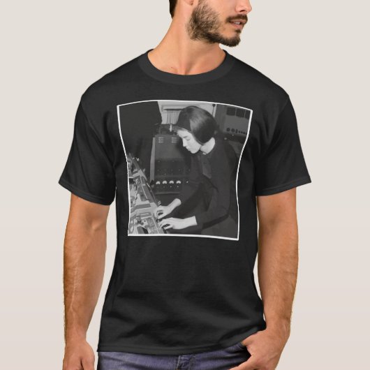 Delia Derbyshire Classic T-Shirt (Voorkant)