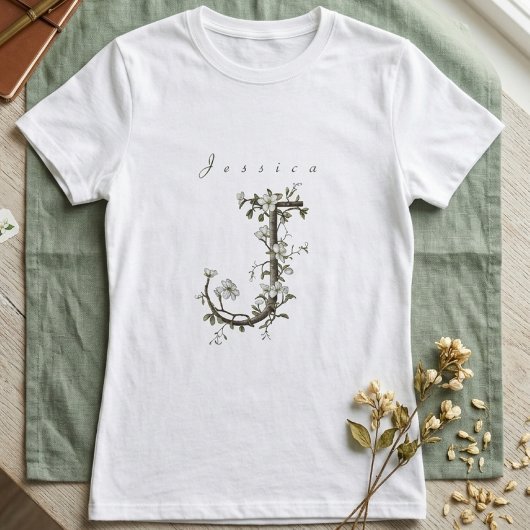 Delicaat & Chic "J": Gedempte Jasmine Monogram T-shirt