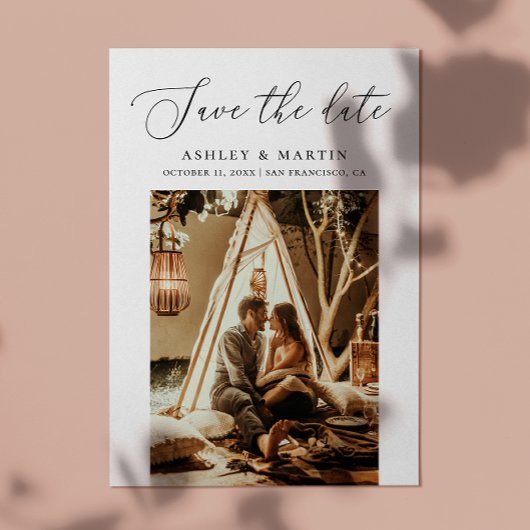 delicaat minimalistisch script | Schone foto bruil Save The Date