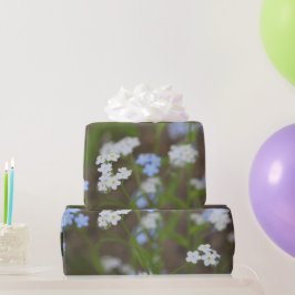 Delicate Blauwe En Witte Bloemen Cadeaupapier