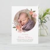 Delicate Bloemen Roze Baby Aankondiging Foto (Staand voorkant)