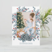 Delicate Blue Berry Pine Cone kerstfoto Feestdagenkaart (Staand voorkant)