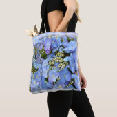 Delicate Blue Lacecap Hydrangea Tote Bag (Dichtbij)
