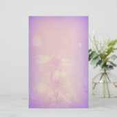 Delicate Daisies op vervaagd Paars Briefpapier (Staand voorkant)