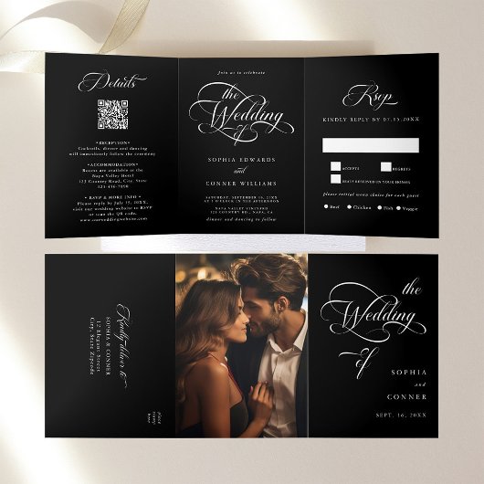 Delicate Elegant Script Wedding Zwart Drieluik Uitnodiging