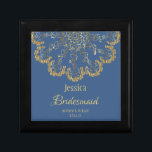 Delicate Gold- en Blue Bridesmaid Gift Box Cadeaudoosje<br><div class="desc">Een prachtig en stijlvol goudembleem met bridesmaïde cadeau dat op maat is gemaakt.</div>