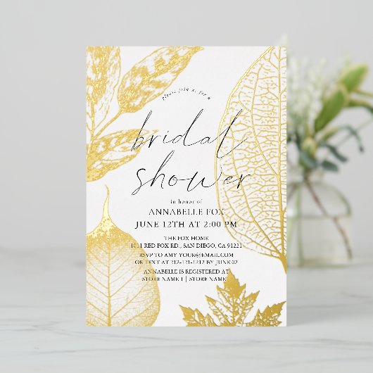 Delicate Gold Leaves Vrijgezellenfeest Folie Uitnodiging (Staand Voorkant)