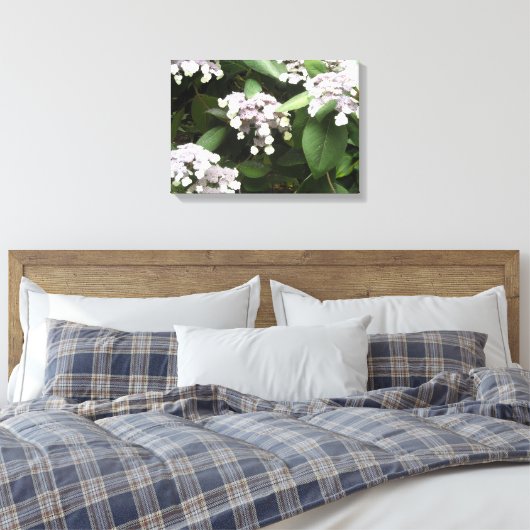 Delicate Hydrangeas Canvas Afdruk (Insitu (Slaapkamer))