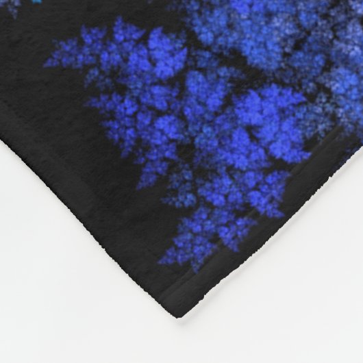 Delicate leaf ornaments fleece deken (Hoek)