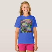 Delicate Lotus Flowers Blossoming in the Snow T-shirt (Voorkant volledig)