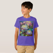 Delicate Lotus Flowers Blossoming in the Snow T-shirt (Voorkant volledig)