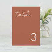 Delicate minimalistische Terracotta Table Number-k Kaart (Staand voorkant)