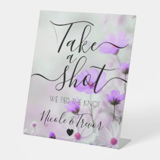 Delicate Paarse Bloemen Calligrafie Neem een Shot Reclamebord Met Voetstuk