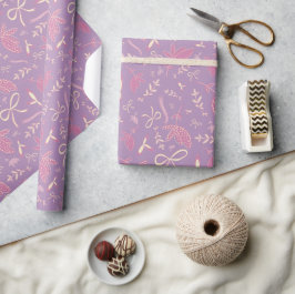Delicate paarse bloemen en bogen cadeaupapier