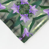 Delicate Paarse leliebloemen Abstract patroon Fleece Deken (Hoek)